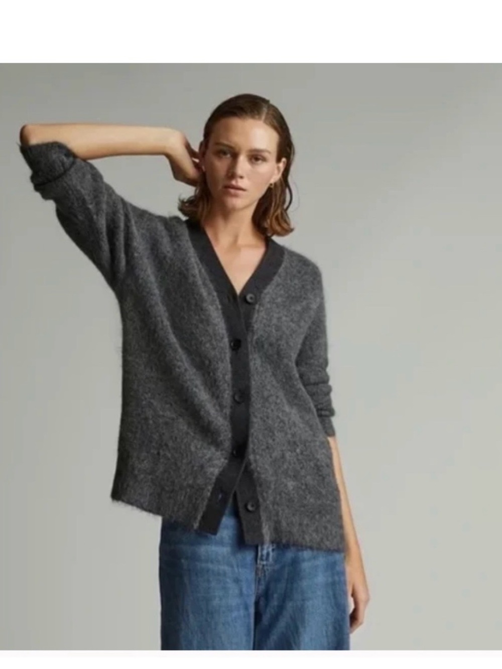 Everlane Superfuzz Oversized Alpaca Cardigan XS
 
Pockets!


EUC - never worn

-